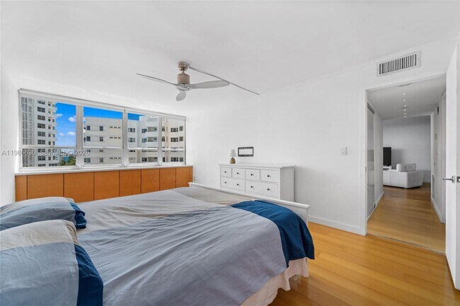 Building Photo - 11 Island Ave