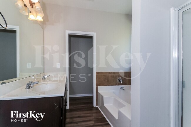Building Photo - 3827 Humber Ct