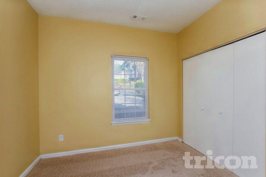 Building Photo - 8608 Quarry Rd