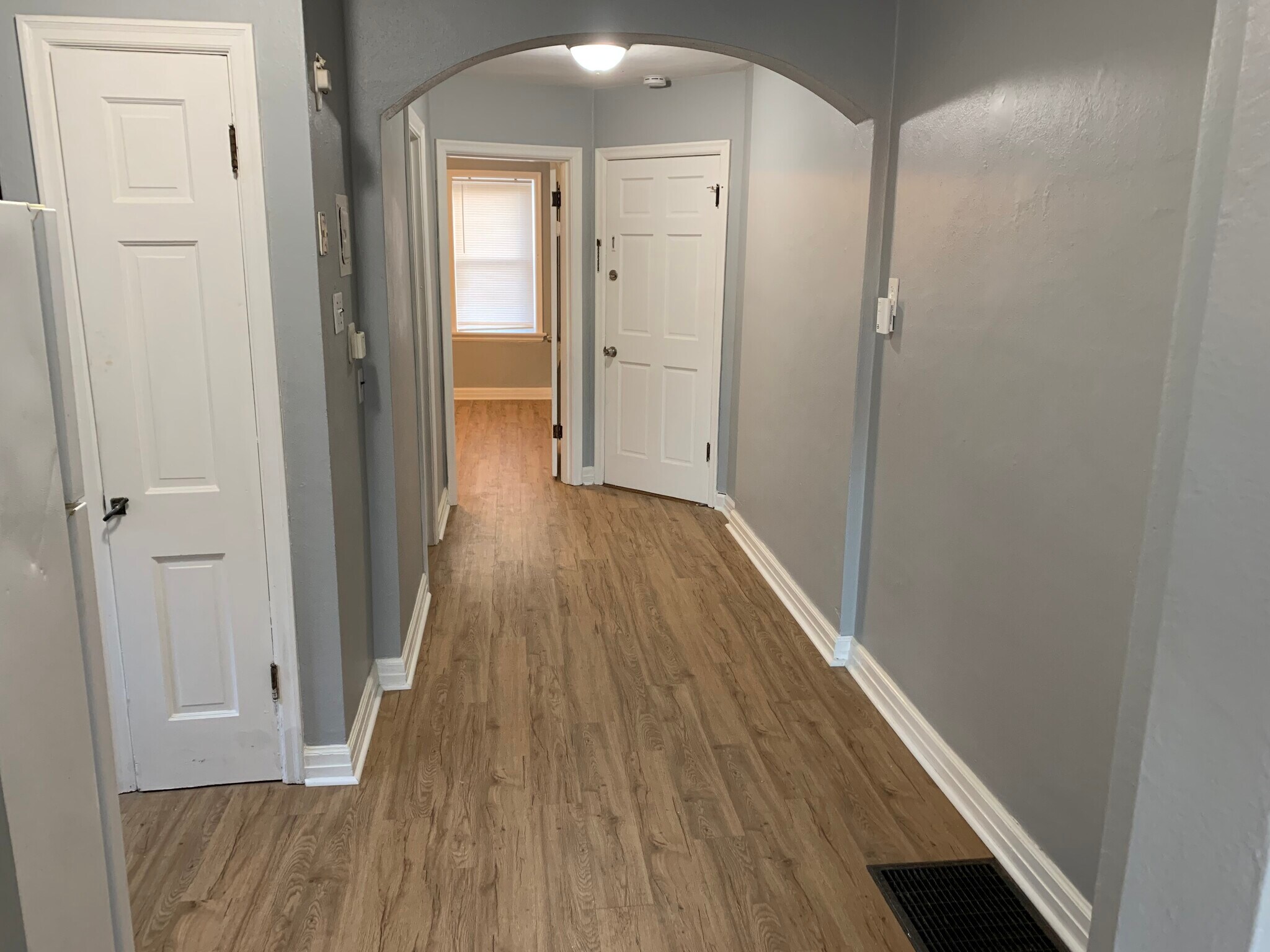 Building Photo - 4960 Kemper Ave