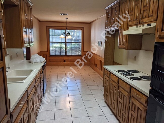 Building Photo - Beautiful home