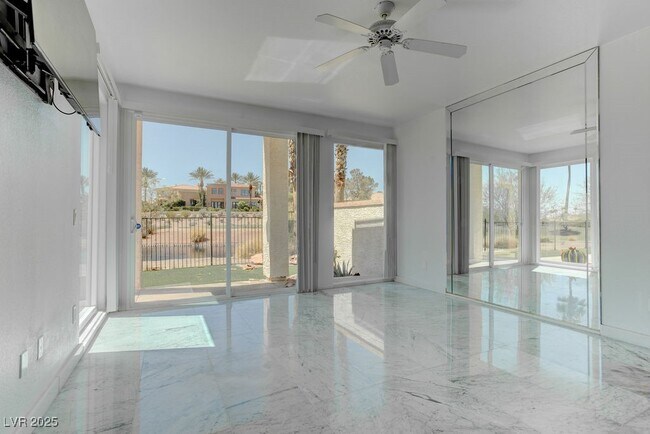 Building Photo - 8953 Diamond Falls Dr