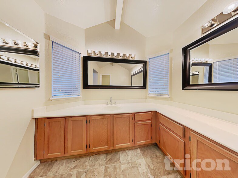Building Photo - 116 Brighton Dr