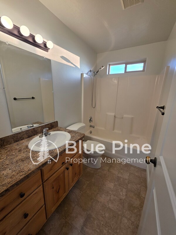 Building Photo - 3606 Goldstone Dr