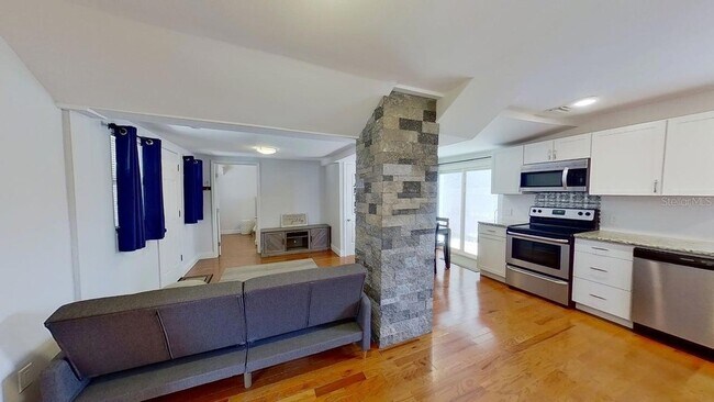 Building Photo - 3729 31st Ave S