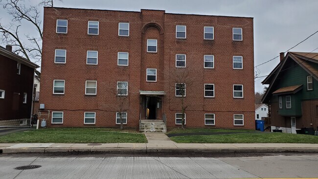 Primary Photo - 1511 McFarland Rd