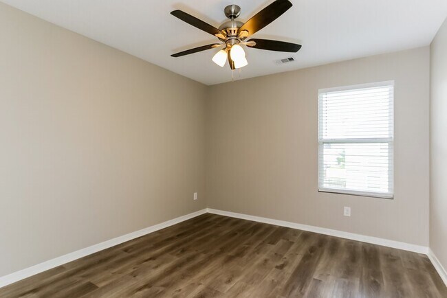 Building Photo - 17819 Yellow Birch Trail