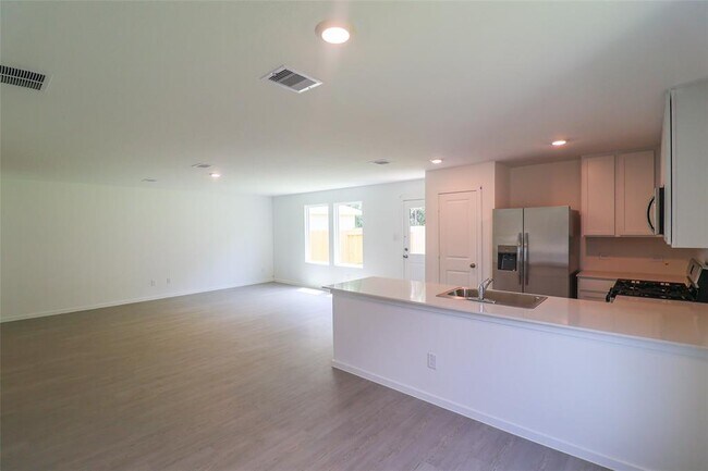 Building Photo - 31371 Black Cherry St