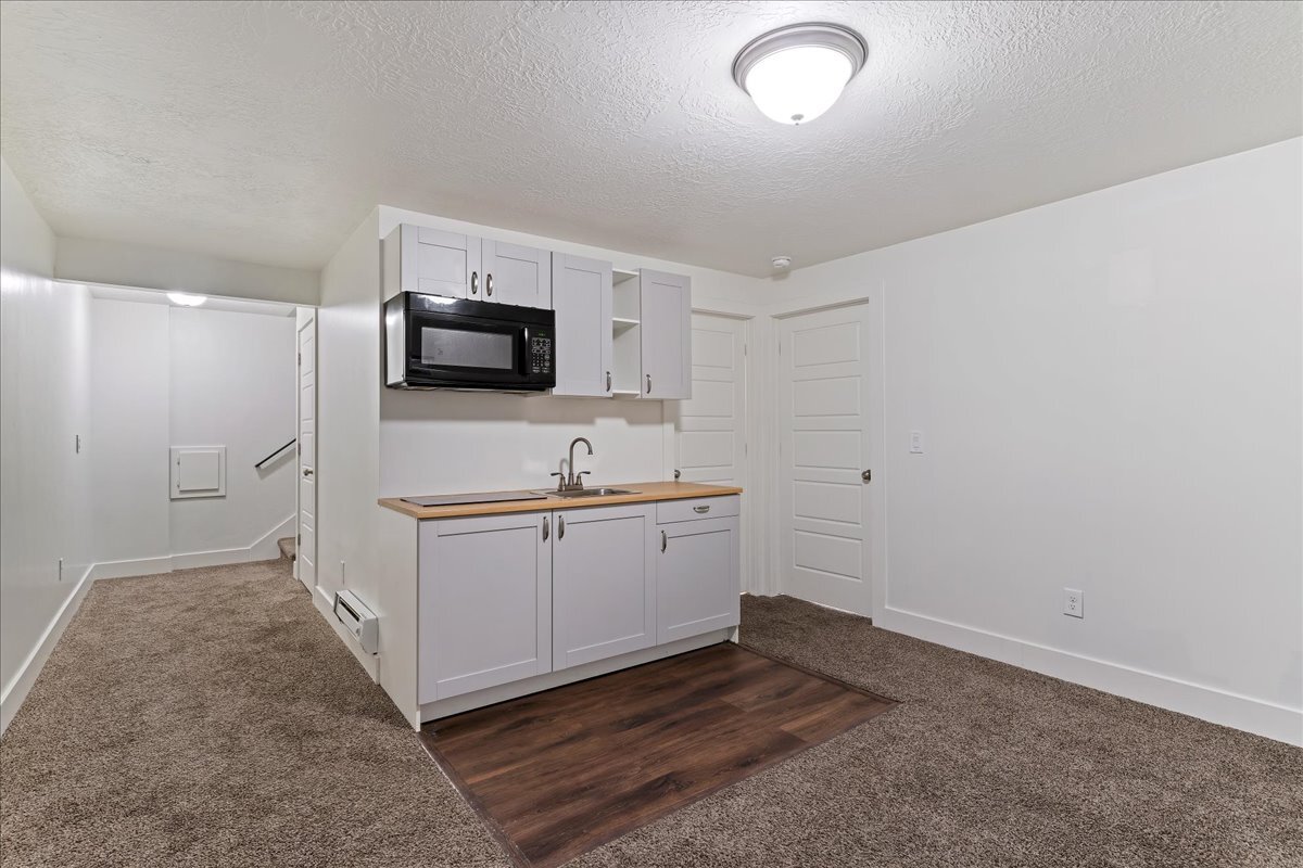 Building Photo - 2333 S Long Dr