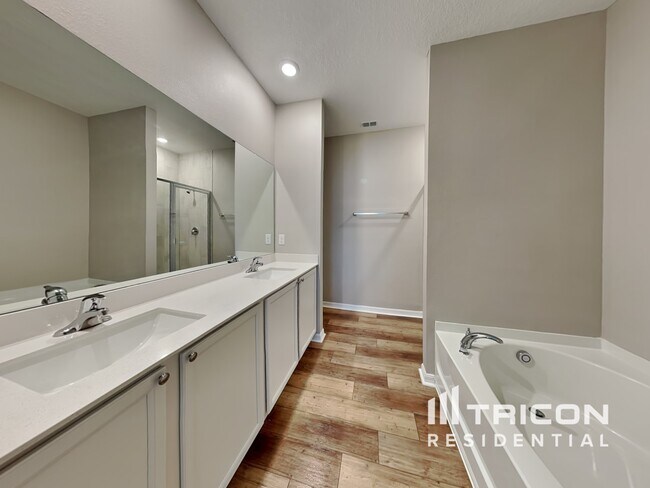 Building Photo - 4349 Carrabelle River Ln