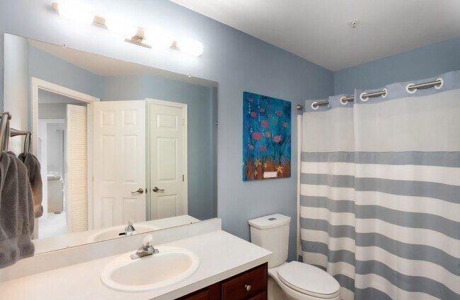 Building Photo - 1092 Shadowlawn Dr