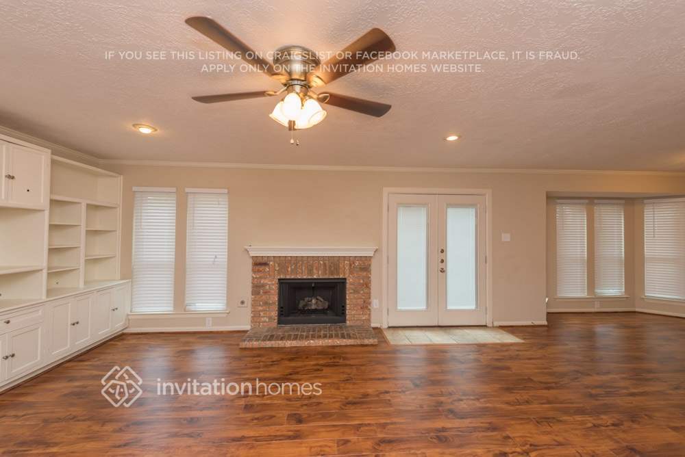 Building Photo - 15119 Manor Hill Dr
