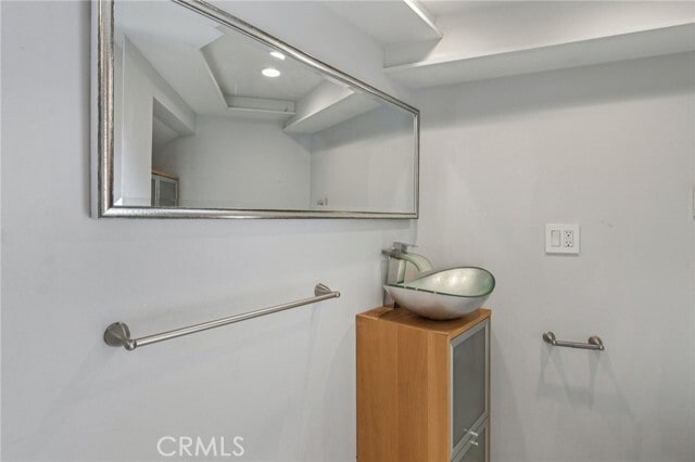 Building Photo - 24334 Crestlawn St