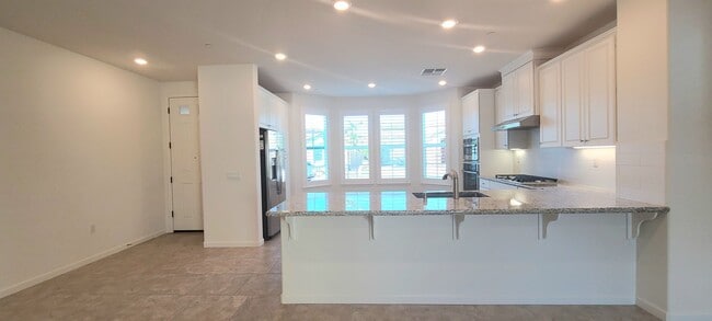 Building Photo - Beautiful Single Story Home in 55 + Commun...