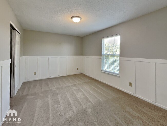Building Photo - 8351 S Midnight Dr