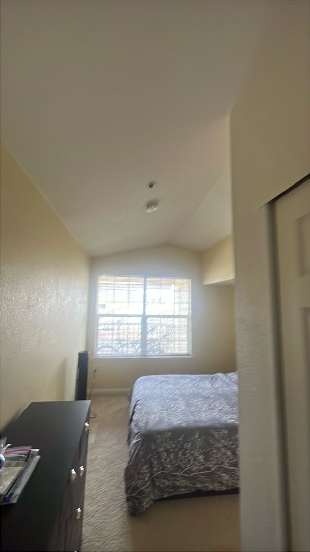 Building Photo - Nice 2 bed 2 bath near DIA in gated community
