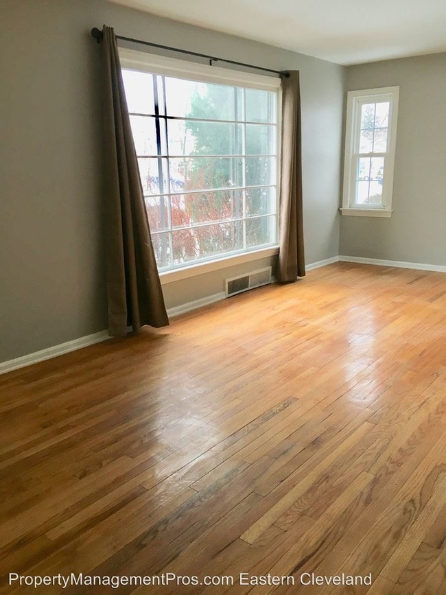 Building Photo - 4 br, 1.5 bath House - 5295 Edenhurst Rd.