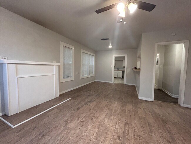 Building Photo - 1925 26th St