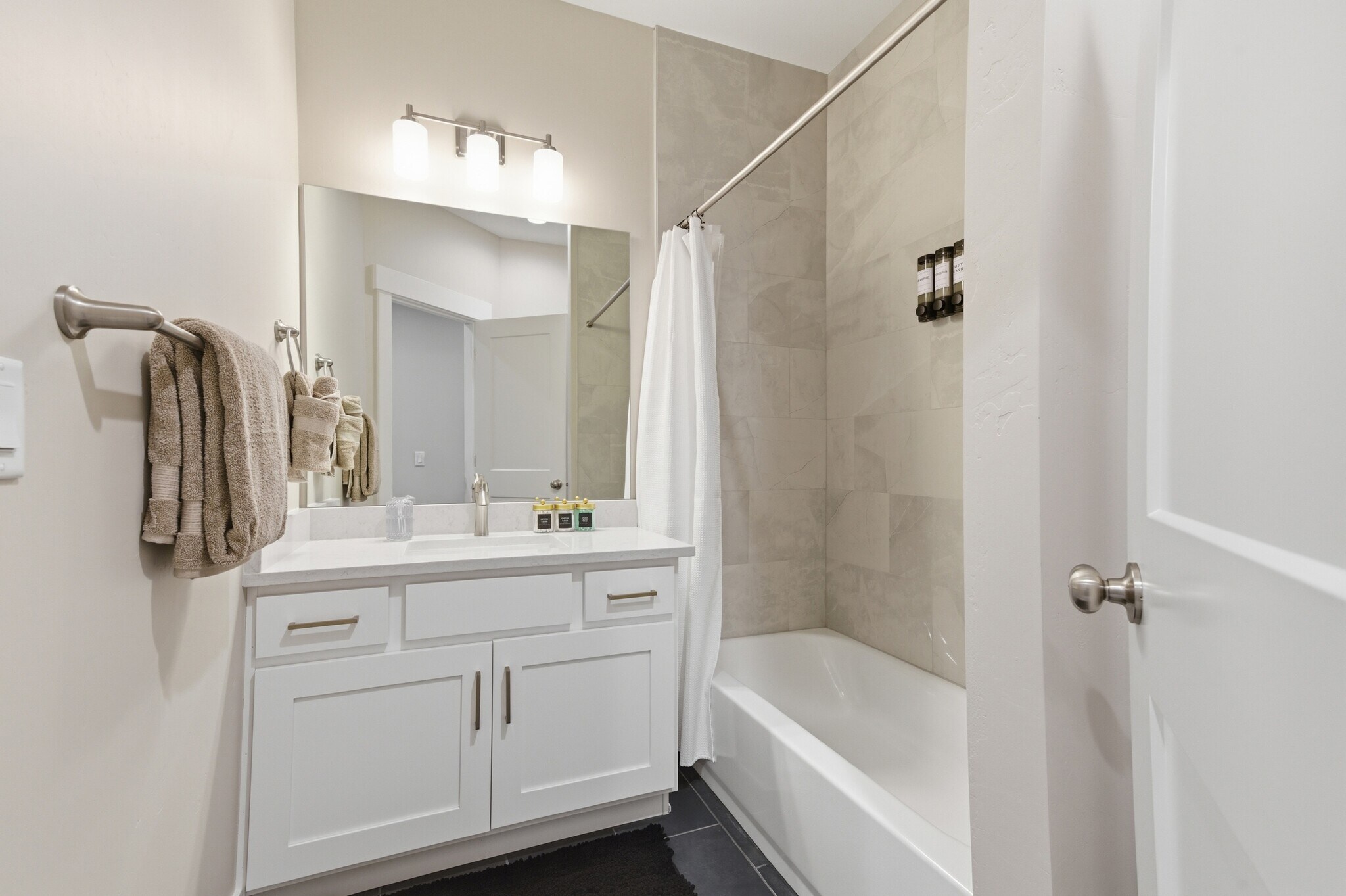 Building Photo - 1562 E 3900 S