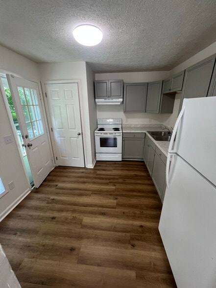 Primary Photo - 223 Maple Dr