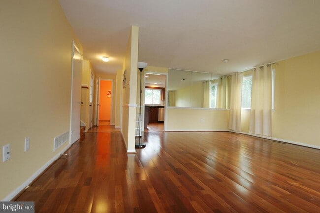 Building Photo - 31 Belmore Rd