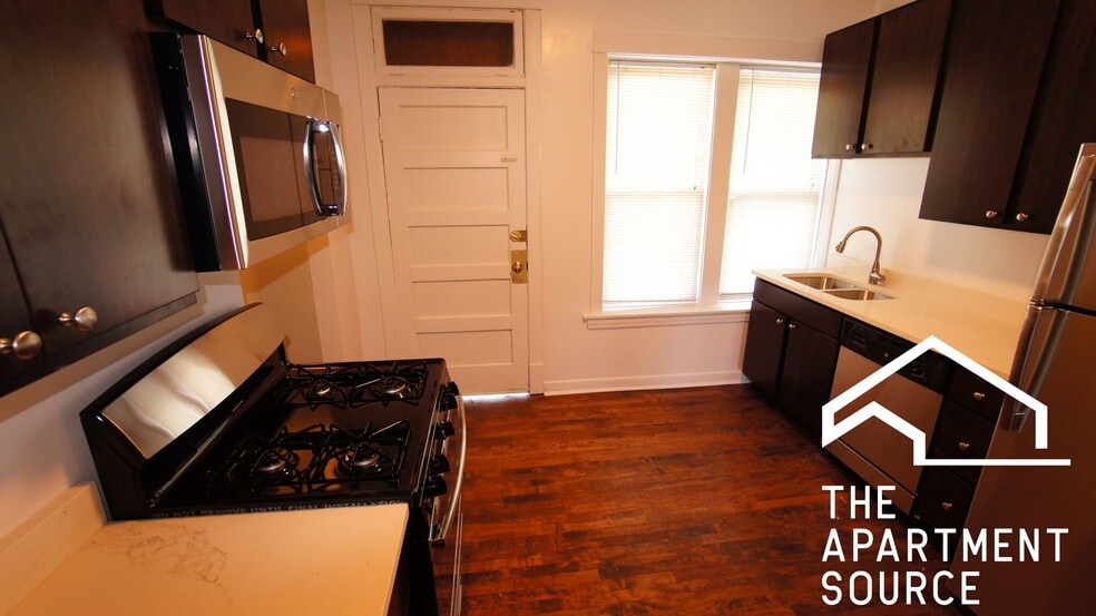 Building Photo - 3449 W Schubert Ave