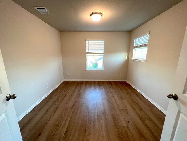 Building Photo - Two Story 5 bedrooms and 3 bath home for rent, Solar Panels, EV Charge Ready, in a quiet neighbor...