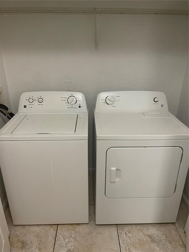 Building Photo - 6451 Old Park Ln