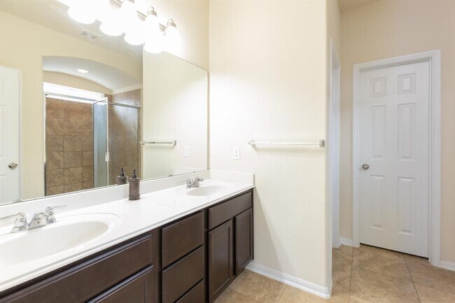 Building Photo - 12318 Leafy Arch Way