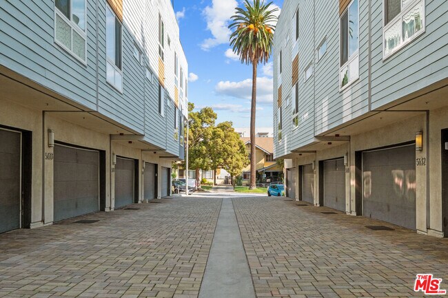 Building Photo - 5637 W Observation Ln