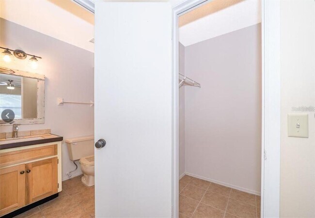 Building Photo - 4261 Pershing Pointe Pl