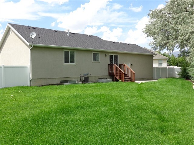 Building Photo - 379 S 410 W