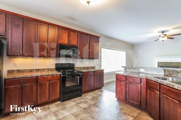 Building Photo - 6267 Cove Creek Dr