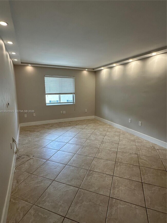 Building Photo - 8617 SW 68th Ct