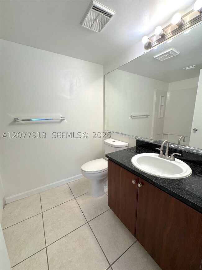 Building Photo - 3252 Coral Lake Dr