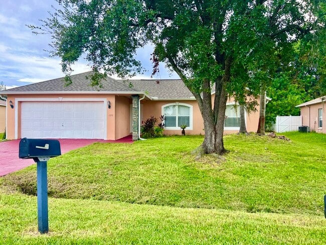 Building Photo - 3BR 2BA Home w/ 2-Car Garage • Dishwasher • Large Patio in Kissimmee