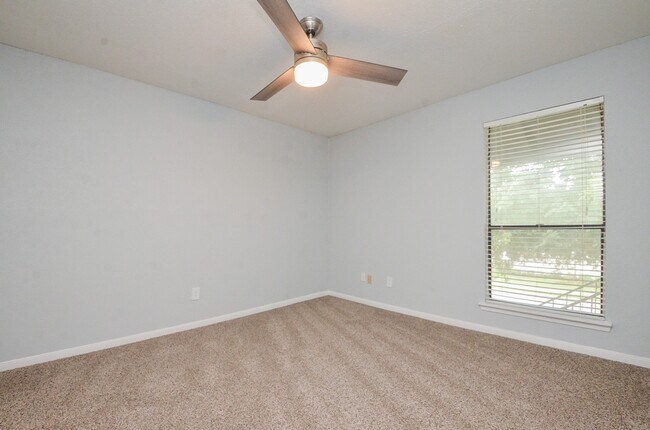 Building Photo - 5711 Sugar Hill Dr