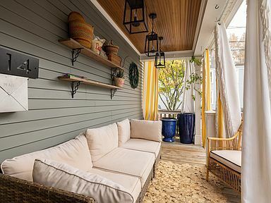 Building Photo - 114 Cabot St