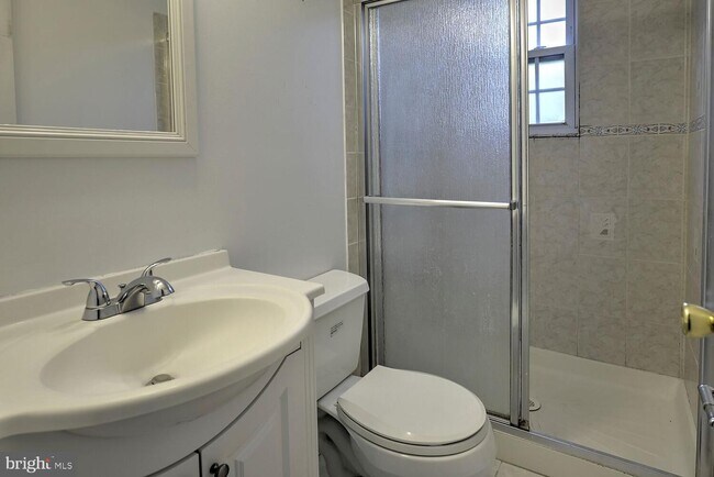 Building Photo - 4503 Gretna St