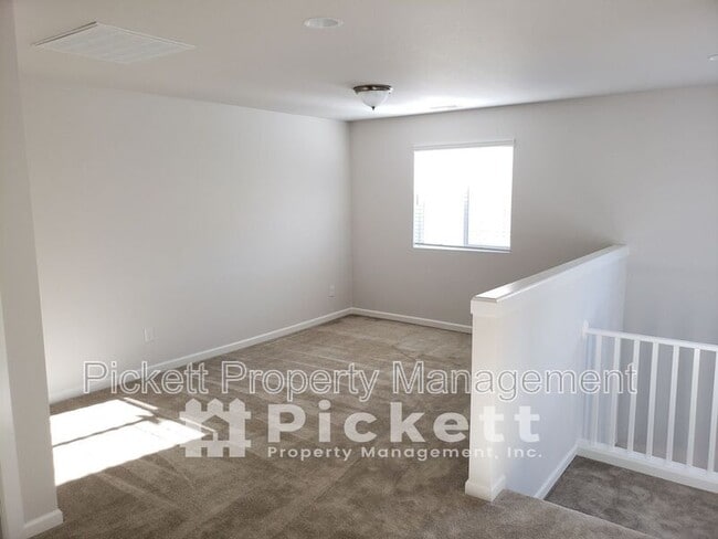 Building Photo - 4222 Andasio Loop SE