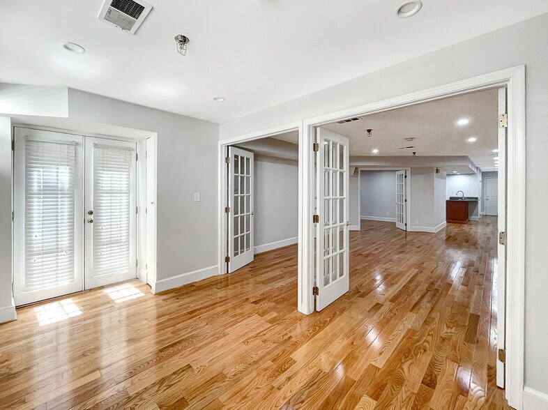 Building Photo - 1527 16th Street NW