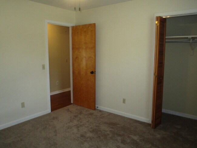 Building Photo - 4 Ashley St