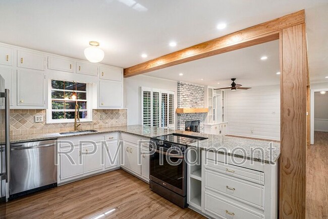 Building Photo - 175 Wavetree Dr