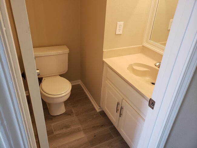 Building Photo - 3594 Friendswood Dr