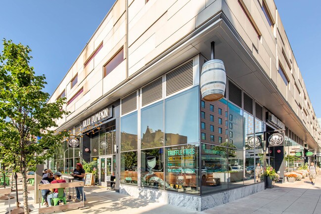 Building Photo - 5401 S Harper Ave