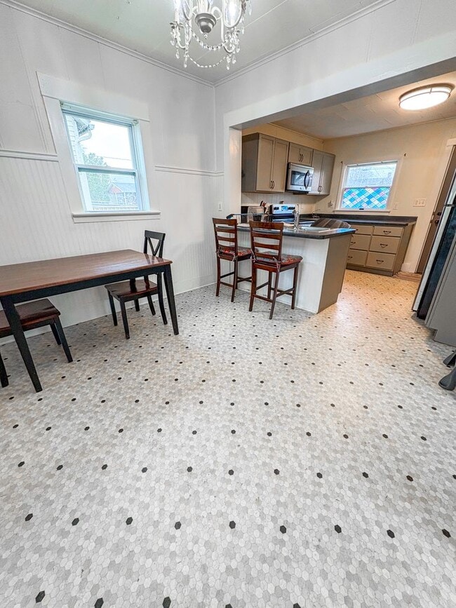 Building Photo - Charming 2 Bedroom Single-Family Home with Garage in Tomah