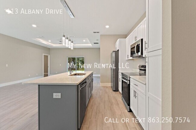 Building Photo - 113 Albany Dr