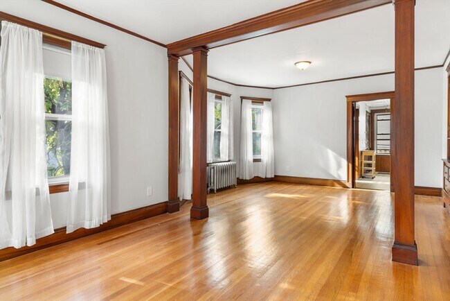 Building Photo - 11 Boylston St