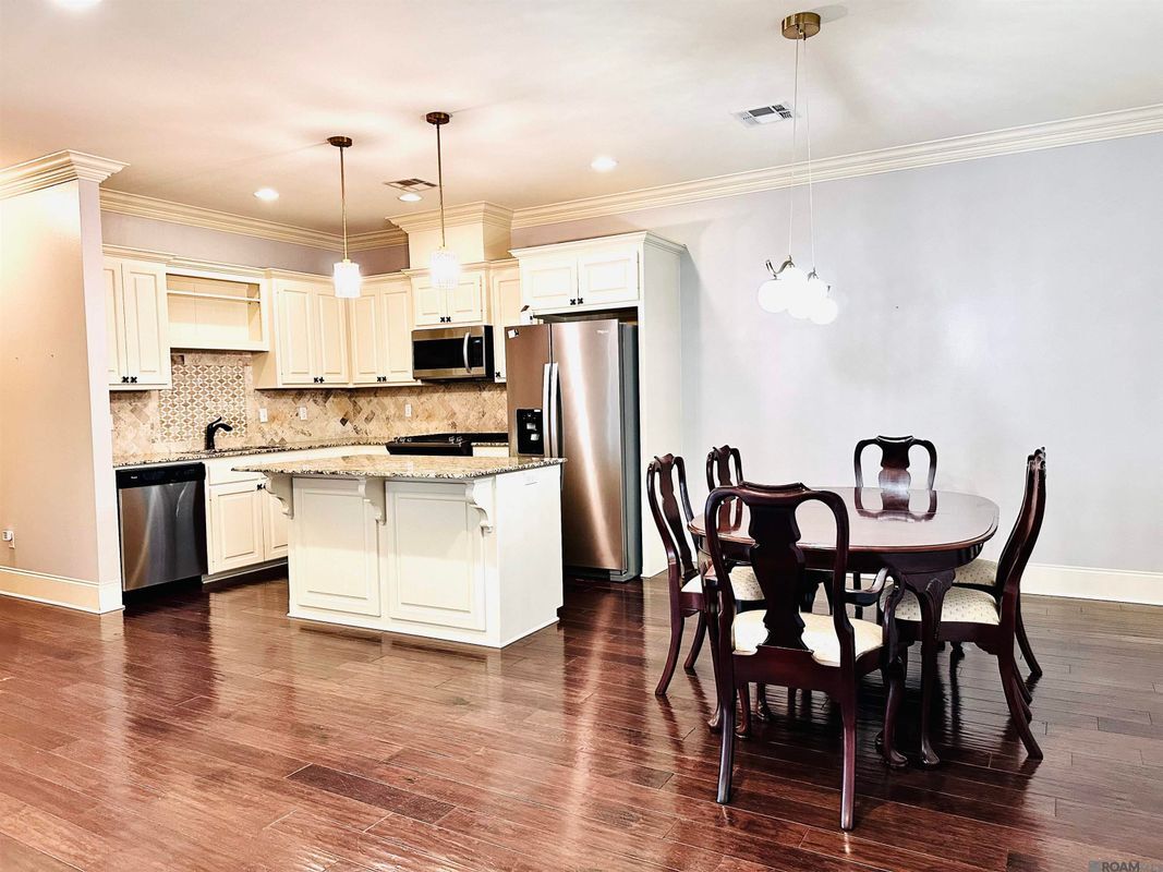 Building Photo - 747 Portula Ave