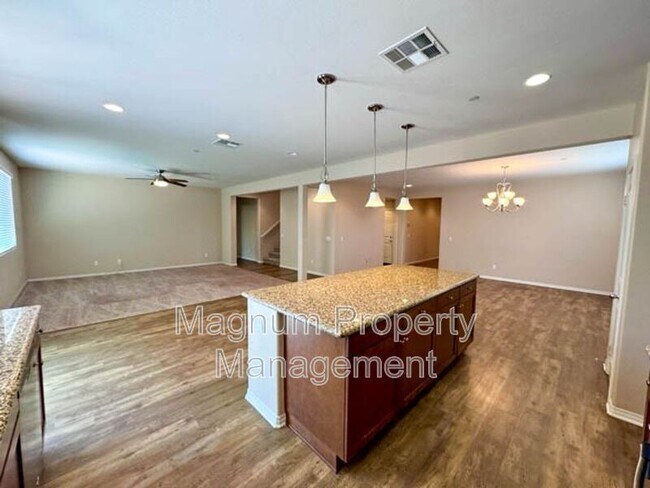 Building Photo - 34726 Yellow Root Ct